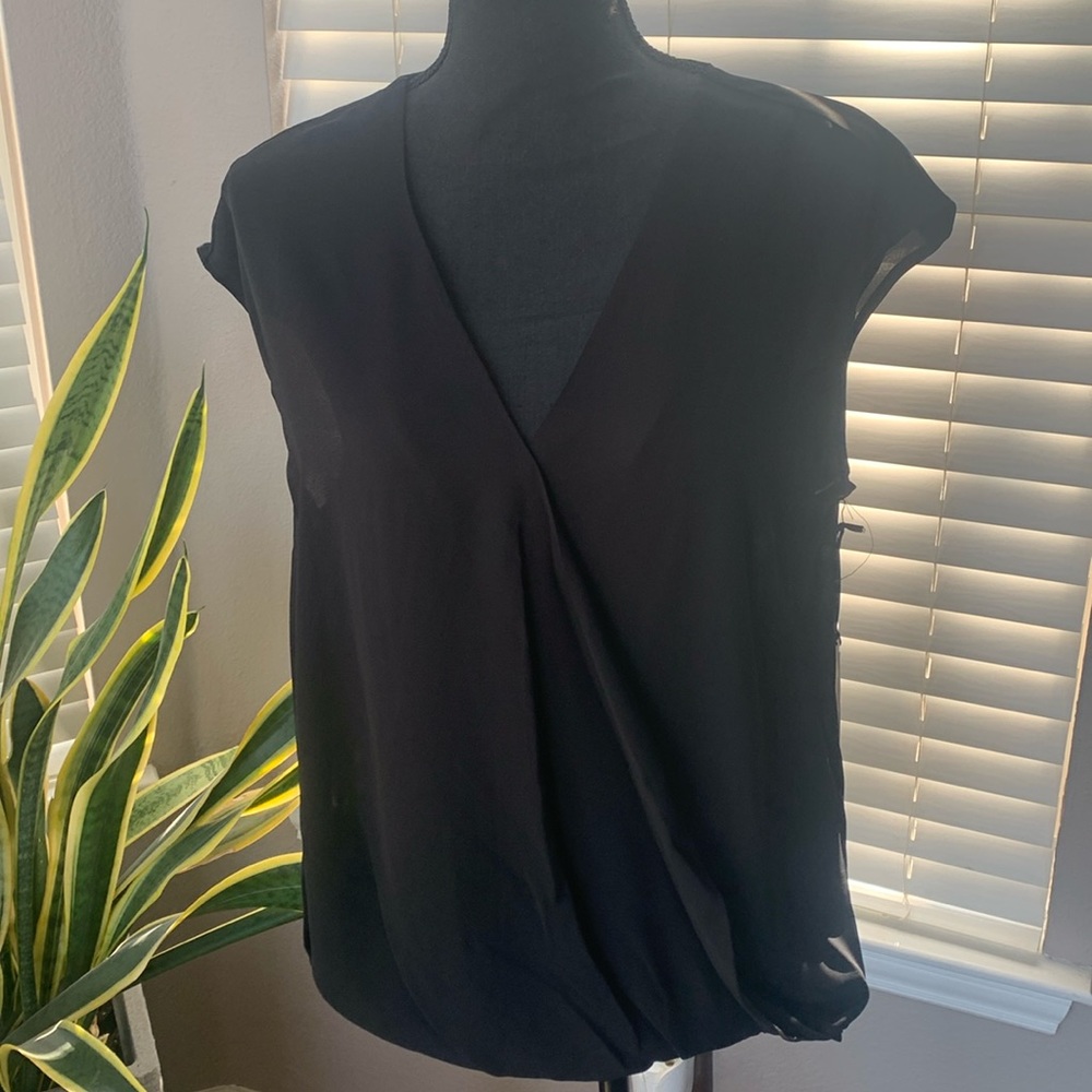 Halogen Black Top